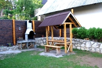 Slovaška Chata Abrahámovce, Eksterier